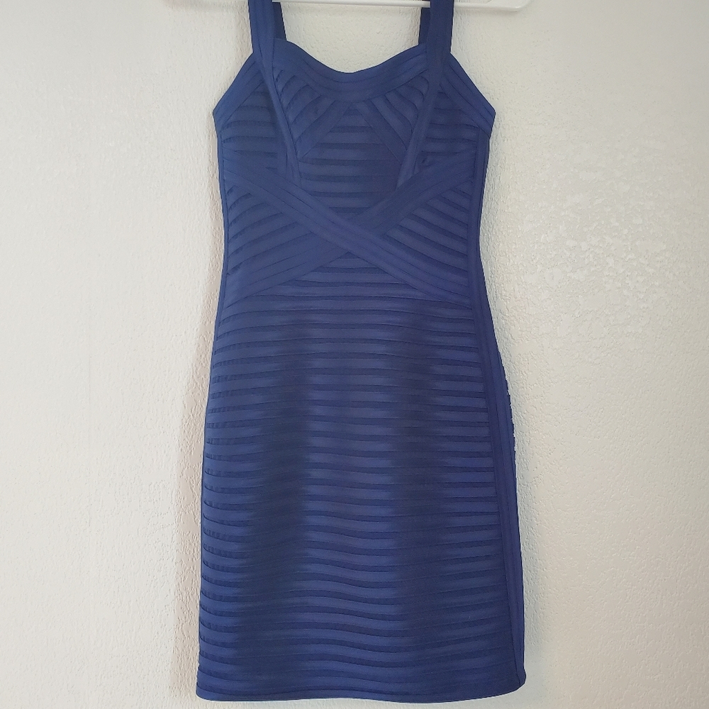 Dress - Picture 4 of 4